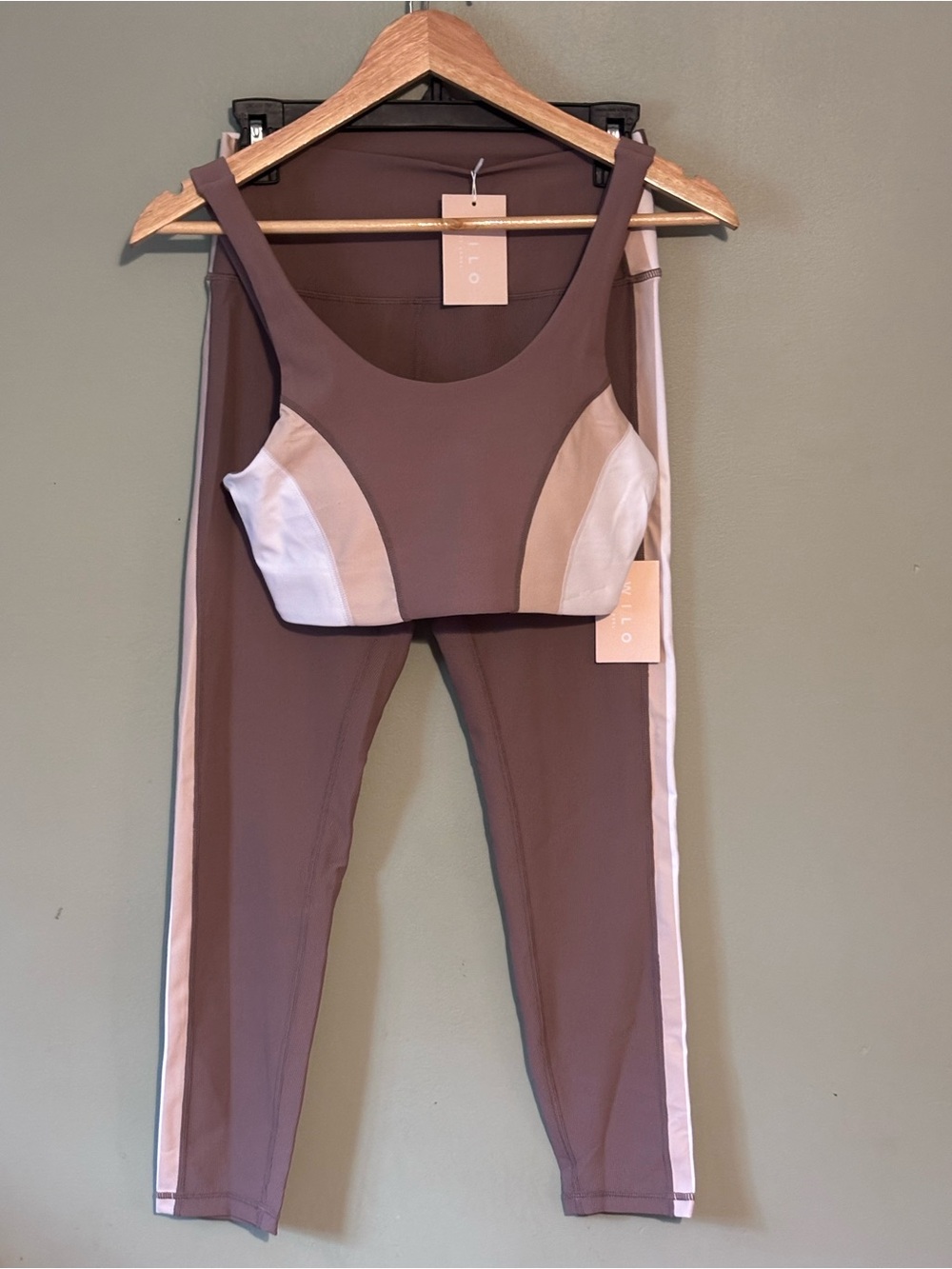 NWT Wilo The Label colorblock activewear 2 piece set Size M